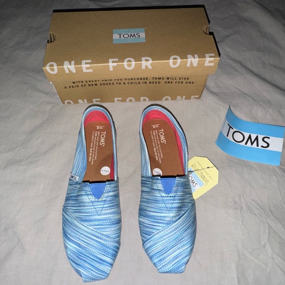 Toms Shoes - NIB AUTHENTIC WOMENS TOMS CLASSIC SLIP ON CANVAS SHOES SIZE 6